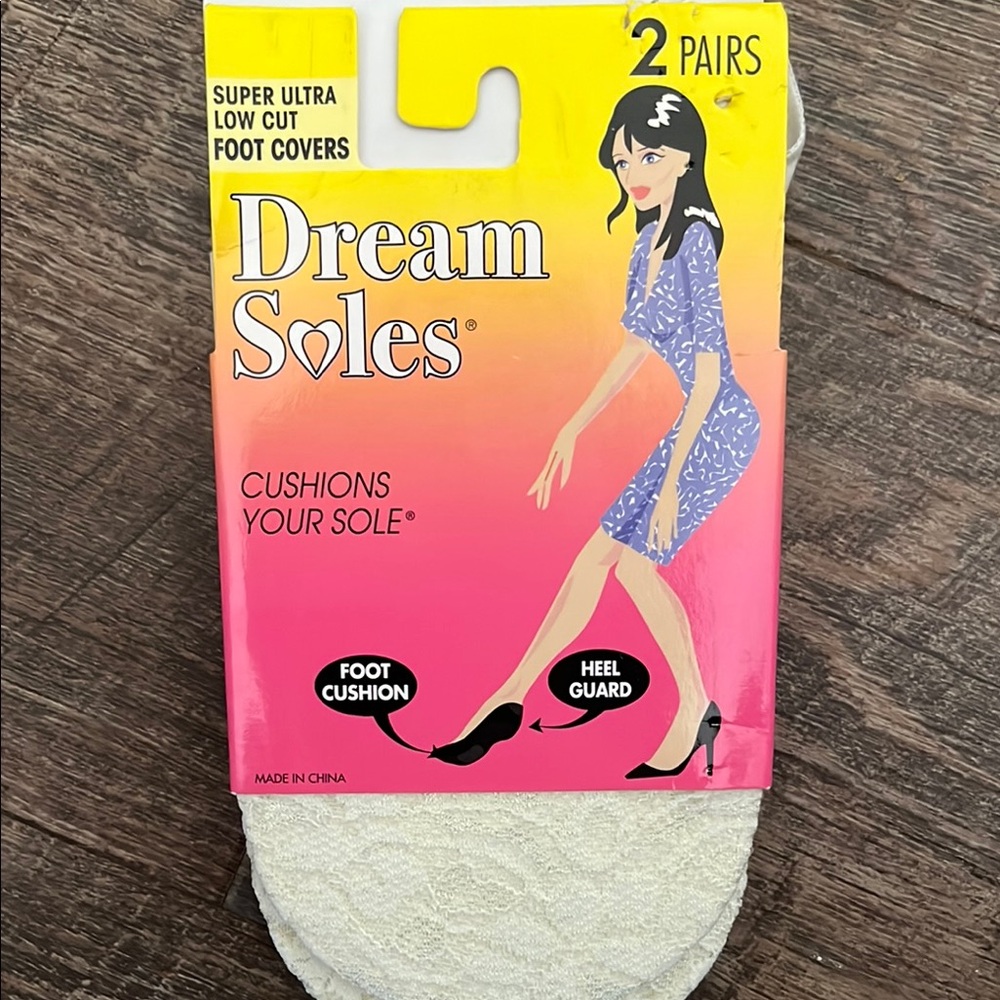 $5. Dream Soles Lace No-Show Socks